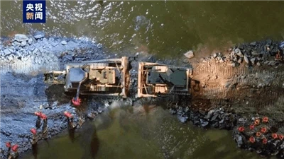Sigillata la falla nella diga di Tuanzhouyuan: i 13 veicoli di drenaggio ad a...